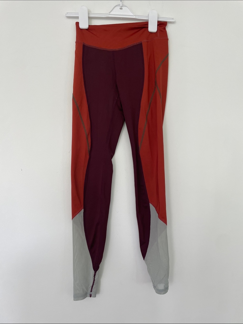 URBAN Without Walls Athletic Colorblock Leggings in Rust, maroon  & Light Gray